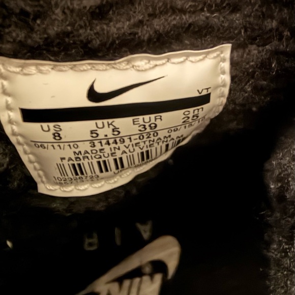 Nike Air Black Winter Boots - Picture 3 of 6